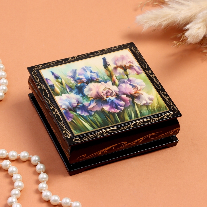 Шкатулка &laquo;Распустившиеся ирисы&raquo;, черная, 10х10 см, лаковая миниатюра