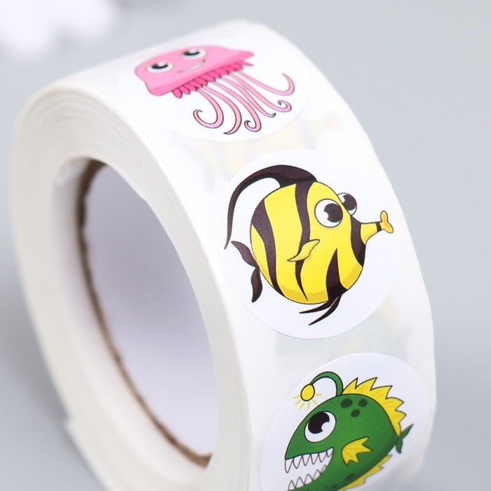 Наклейка бумага Наклейка бумага "Подводный мир" d=2,5 см 500 шт в рулоне 3х6,5х6,5 см