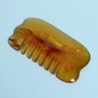 Массажёр Гуаша &laquo;Гребень&raquo;, 9,5 &times; 5,5 см, PVC-коробка, цвет &laquo;янтарный&raquo;