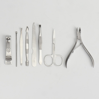 Набор маникюрный «Рептилия», 8 предметов, в футляре, цвет красный Набор маникюрный «Рептилия», 8 предметов, в футляре, цвет красный