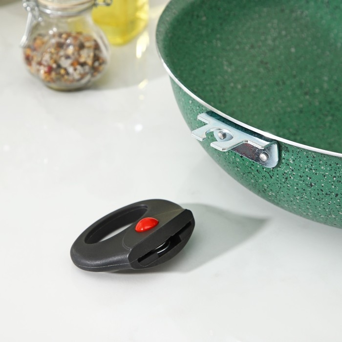 Казан, 4 л, d=28 см, стеклянная крышка, две съёмные ручки, антипригарное покрытие, цвет зелёный Казан, 4 л, d=28 см, стеклянная крышка, две съёмные ручки, антипригарное покрытие, цвет зелёный