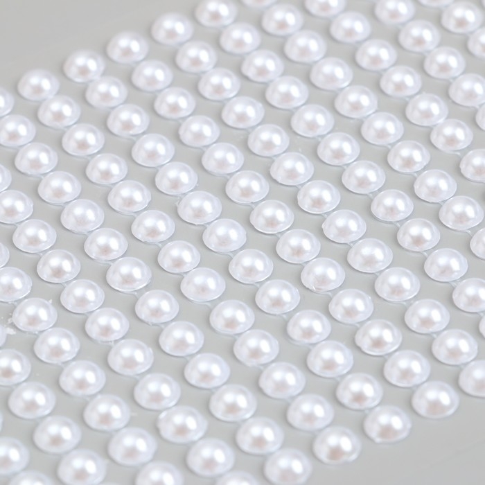 Наклейка пластик стразы Наклейка пластик стразы "Полужемчужины" d-6 мм белый 9,4х15,5 см