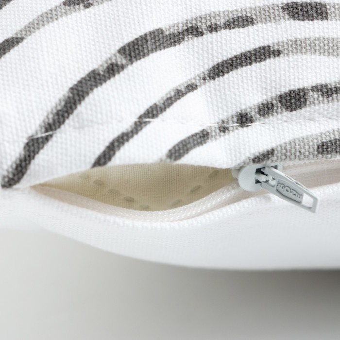 Наволочка декоративная 40х40 см,Tropics, цвет серый, 100% хлопок Наволочка декоративная 40х40 см,Tropics, цвет серый, 100% хлопок