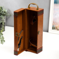 Шкатулка дерево, кожзам под бутылку "Виноделие" открывашка 34,5х11,5х12 см Шкатулка дерево, кожзам под бутылку "Виноделие" открывашка 34,5х11,5х12 см