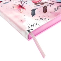 Ежедневник датир 2025г А6+ 176л ESCALADA САКУРА, мяг обл, иск кожа, тис ф, кр бл 70г/м2