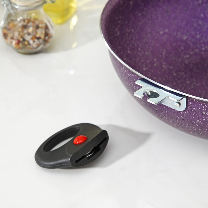 Казан, 4 л, d=28 см, стеклянная крышка, две съёмные ручки, цвет фиолетовый Казан, 4 л, d=28 см, стеклянная крышка, две съёмные ручки, цвет фиолетовый