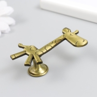 Ручка для шкатулки металл "Жираф" бронза 7,7х5,5х2,3 см Ручка для шкатулки металл "Жираф" бронза 7,7х5,5х2,3 см