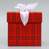 Коробка подарочная новогодняя складная &laquo;Тройка&raquo;, 10 х 10х 10 см, Новый год