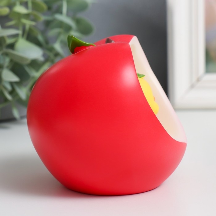 Сувенир полистоун свет "Утёнок в яблочке" МИКС 3хLR1130 10х7,6х10 см