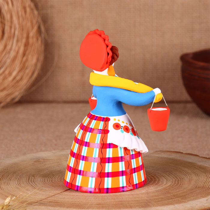 Дымковская игрушка Дымковская игрушка "Барыня-водоноска"