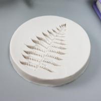 Молд силикон "Лист папоротника" 5,5х5,5х0,8 см