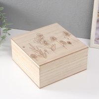 Шкатулка дерево "Полевые растения" 18х18х9 см