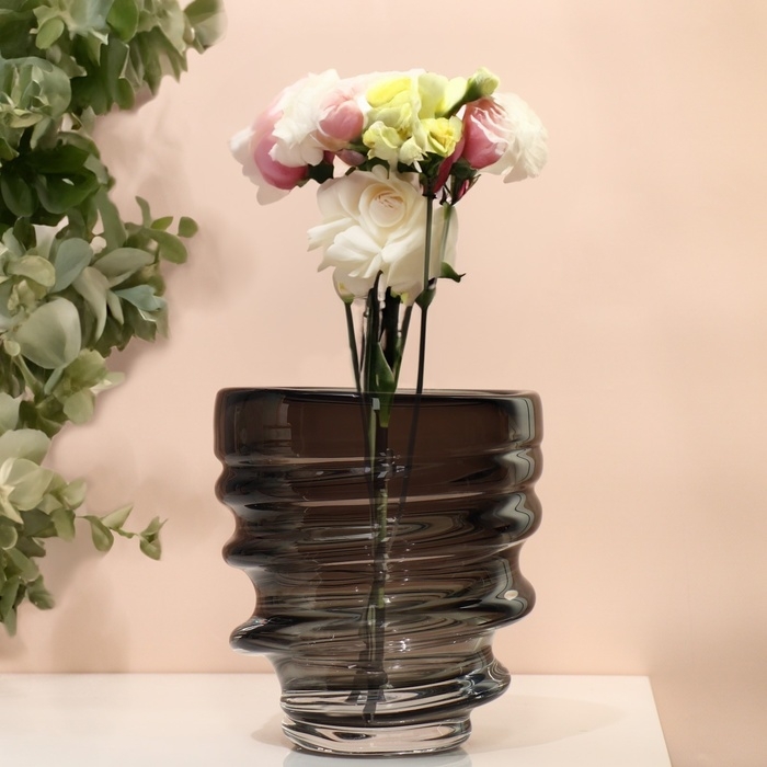 Ваза для цветов «Пилея» из прозрачного черного стекла 20 х 18 х 18 см Ваза для цветов «Пилея» из прозрачного черного стекла 20 х 18 х 18 см