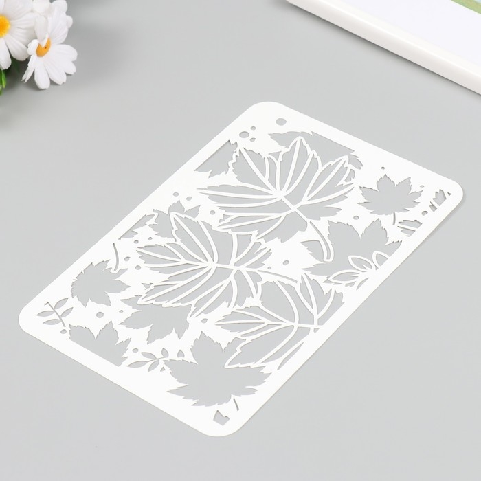 Трафарет пластиковый Трафарет пластиковый "Кленовые листья" 16х24 см