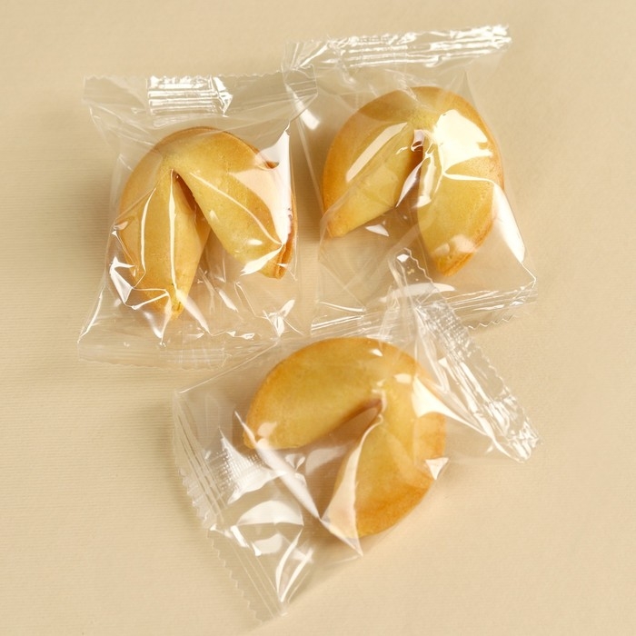 Печенье с предсказаниями «У меня нет слов», 18 г ( 3 шт. х 6 г). Печенье с предсказаниями «У меня нет слов», 18 г ( 3 шт. х 6 г).