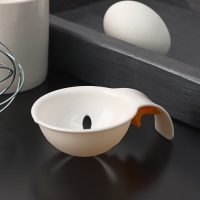 Сепаратор для яиц с фиксатором Доляна, 11×7,5×3,5 см, цвет белый Сепаратор для яиц с фиксатором Доляна, 11×7,5×3,5 см, цвет белый