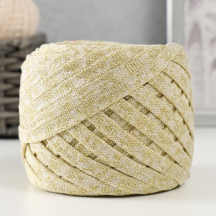 Трикотажная пряжа "Риббон" с люрексом 85м/170&plusmn;5 гр ( Экрю, люрекс: Золото)