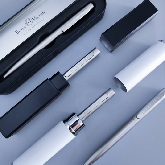 Ручка шариковая поворотная, 1.0 мм, BrunoVisconti FIRENZE, стержень синий, металлический корпус Soft Touch шампань, в тубусе Ручка шариковая поворотная, 1.0 мм, BrunoVisconti FIRENZE, стержень синий, металлический корпус Soft Touch шампань, в тубусе