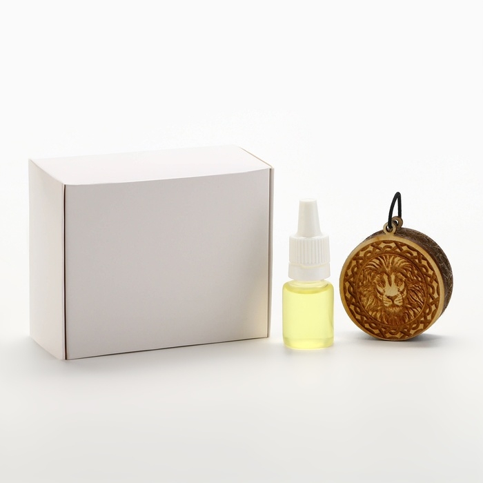 Ароматизатор в автомобиль на 23 Февраля &laquo;Лев&raquo;, подвеска автомобильная с пропиткой и ароматизатор