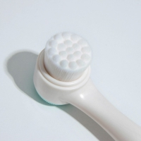 Щётка для лица «Выглядишь, что надо» Щётка для лица «Выглядишь, что надо»