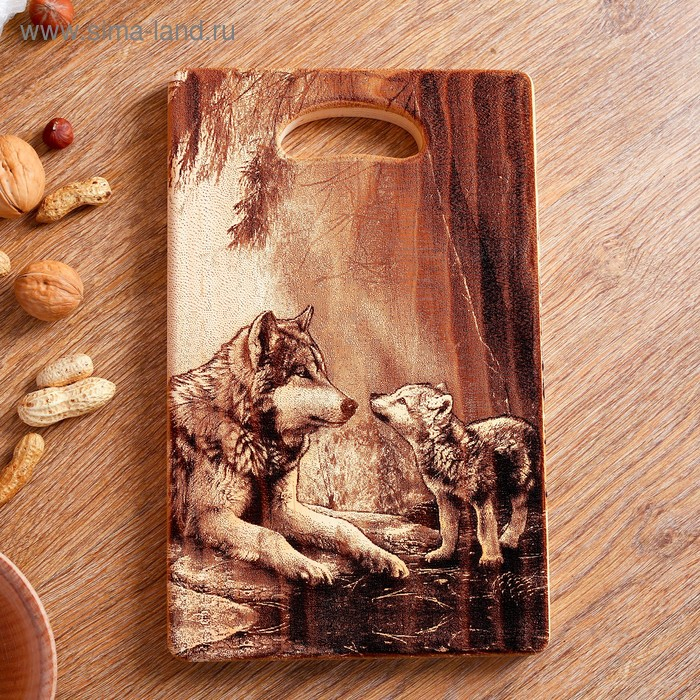 Доска из массива кедра &laquo;Волки&raquo;, прямоугольная, 18 &times; 28 см