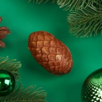 Новый год. Фигурный шоколад "Бомбочка с маршмеллоу "Шишка", 28 г &plusmn; 5 %