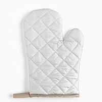 Кух. набор Доляна Снежинки золотые прих.17*17 см, вареж.26*16 см,фарт.70*80 см 100% п/э Кух. набор Доляна Снежинки золотые прих.17*17 см, вареж.26*16 см,фарт.70*80 см 100% п/э