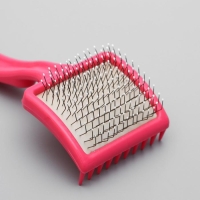 Щётка - пуходёрка средняя жесткая с каплями, основание 59 х 49 мм, розовая