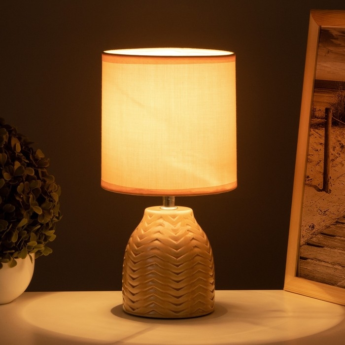 Лампа настольная Лампа настольная "Квиллен" 1х40Вт Е14 бежевый 13х13х25см