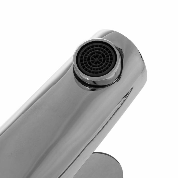 Cмеситель для ванны Accoona A6369, однорычажный, короткий излив, силумин, хром Cмеситель для ванны Accoona A6369, однорычажный, короткий излив, силумин, хром