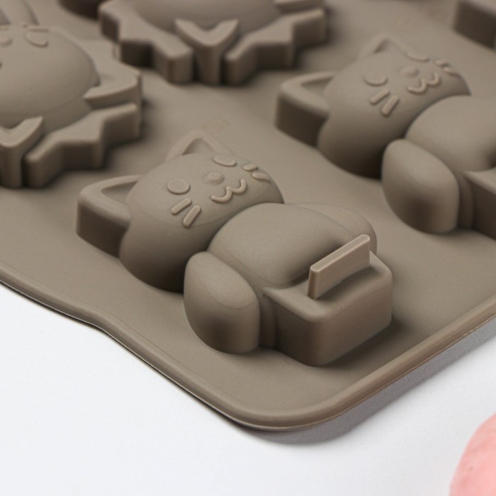 Форма для выпечки Доляна «Семейство кошачьих», силикон, 6 ячеек, 19,5×17,5 см, цвет серый Форма для выпечки Доляна «Семейство кошачьих», силикон, 6 ячеек, 19,5×17,5 см, цвет серый