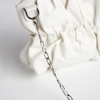 Сумка-клатч на магните, цвет белый