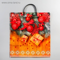 Новый год. Пакет "Шарики на деревянном", полиэтиленовый с пластиковой ручкой, 44 х 40 см. Новый год. Пакет "Шарики на деревянном", полиэтиленовый с пластиковой ручкой, 44 х 40 см.