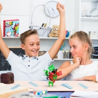 Настольная игра &laquo;На 4 ногах&raquo;, новогодняя версия, 18 стульев, 2-4 игрока, 3+