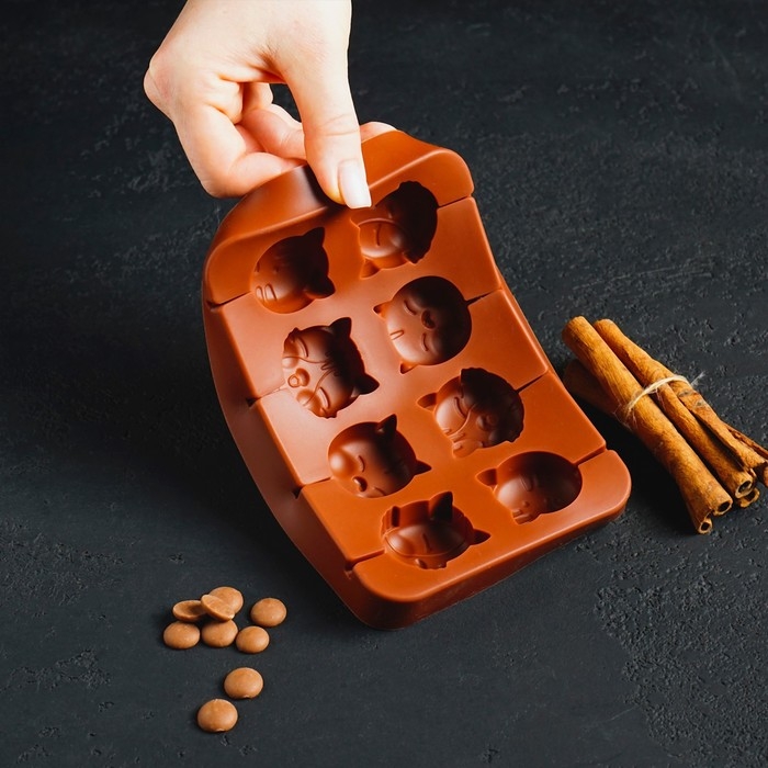 Форма для леденцов &laquo;Котики&raquo;, силикон, 16,5&times;11&times;1,7 см, 8 ячеек, с палочками, цвет коричневый