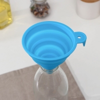 Воронка силиконовая складная Доляна &laquo;Ред&raquo;, 13,5&times;10&times;10 см