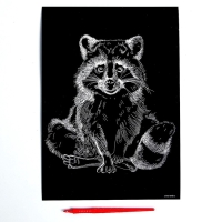 Гравюра на подложке &laquo;Енот&raquo; с металлическим эффектом &laquo;серебро&raquo; А4