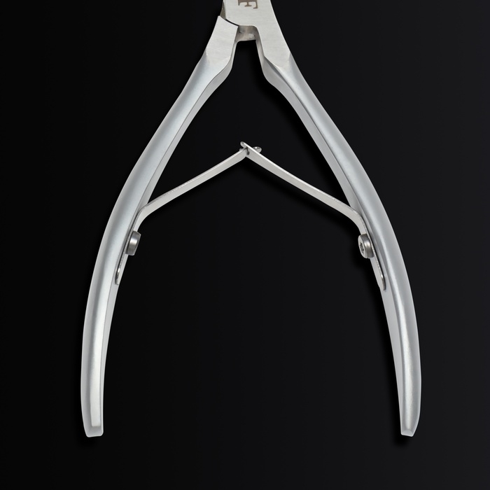 Кусачки маникюрные для кутикулы «Premium satin», матовые, двойная пружина, 12 см, длина лезвия - 6 мм, цвет серебристый Кусачки маникюрные для кутикулы «Premium satin», матовые, двойная пружина, 12 см, длина лезвия - 6 мм, цвет серебристый