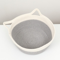 Экологичный лежак для животных (хлобчатобумажный), 35 х 35 х 12 см, вес до 5 кг, бело-серый Экологичный лежак для животных (хлобчатобумажный), 35 х 35 х 12 см, вес до 5 кг, бело-серый