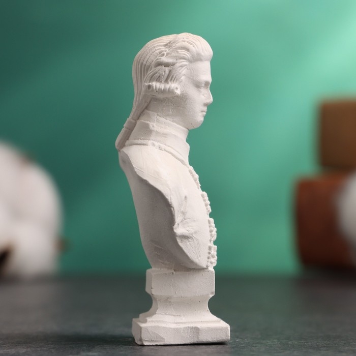 Бюст Бюст "Император Петр III" белый, 4х2,5х6,5см