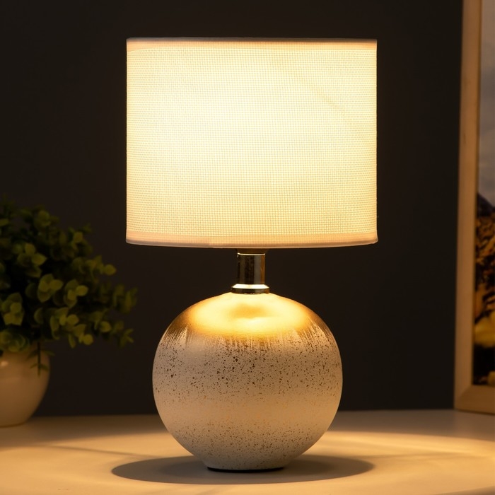 Настольная лампа Настольная лампа "Балле" 1хE14 белый 15х15х26 см RISALUX