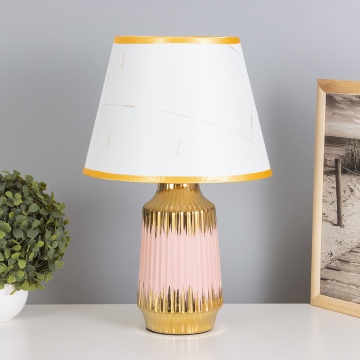 Лампа настольная Лампа настольная "Нереа" 1х40Вт Е14 розовый/золото 24х24х40см