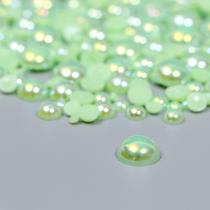 Декор для творчества пластик "Половинки бусин. Светло-зелёный перламутр" d=3-10мм, н-р 10 гр   74596