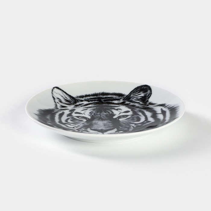 Тарелка фарфоровая &laquo;Тигр&raquo;, d=17,5 см, белая