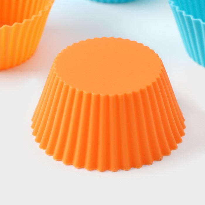 Форма для выпечки Доляна &laquo;Силикон плюс&raquo;, 27&times;18,5 см, 6 ячеек, силиконовые вкладки, антипригарное покрытие, цвет формочек МИКС