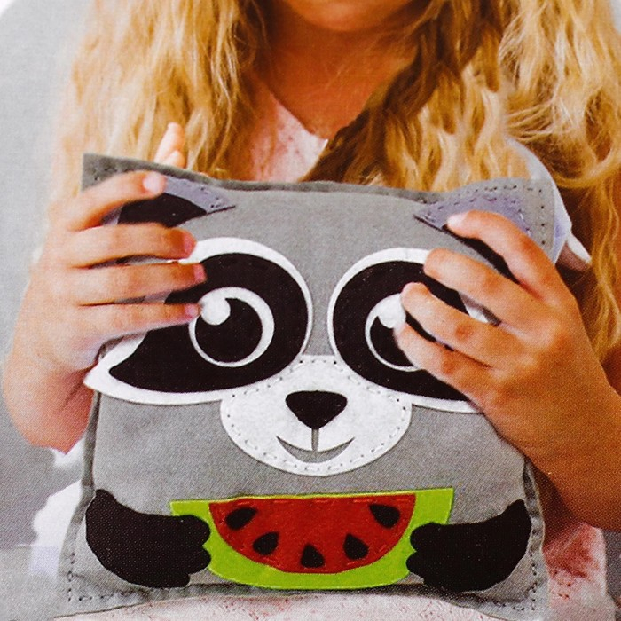 Подушка из фетра, набор для шитья &laquo;Енот&raquo;, 25х25 см