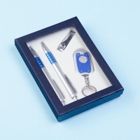 Набор подарочный 4в1 (2 ручки, кусачки, фонарик синий) Набор подарочный 4в1 (2 ручки, кусачки, фонарик синий)