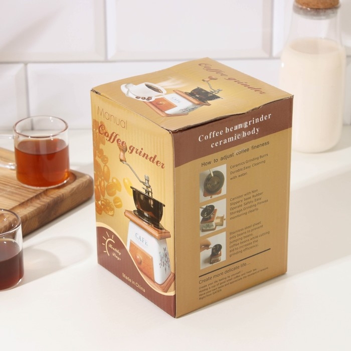 Кофемолка ручная &laquo;Кофейные зёрна&raquo;, 10&times;10&times;18 см, керамический корпус