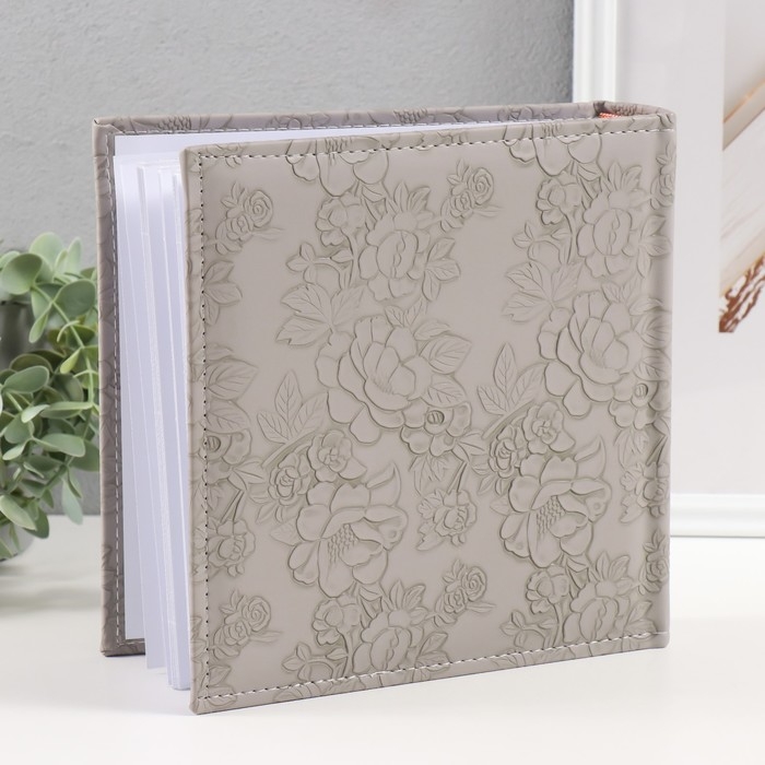 Фотоальбом на 200 фото 10х15 см кожзам "Цветочная текстура" бумажные листы серый 5х23х22 см   104996