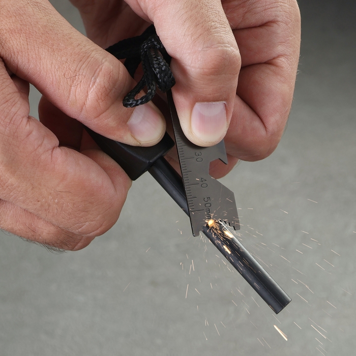 Набор для выживания "Егерь" свисток высокочастотный, огниво